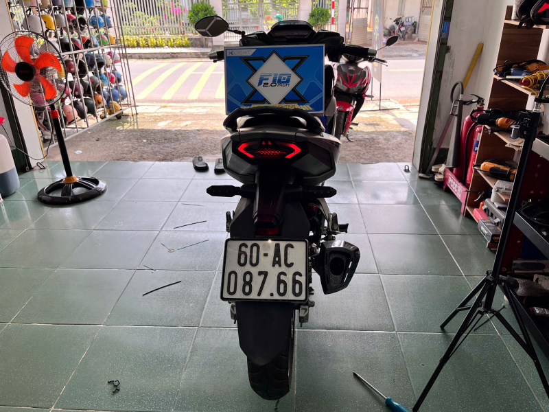 Độ đèn nâng cấp ánh sáng Bi Gầm X-Light F10 2.0 Inch Moto cho xe  Winner 